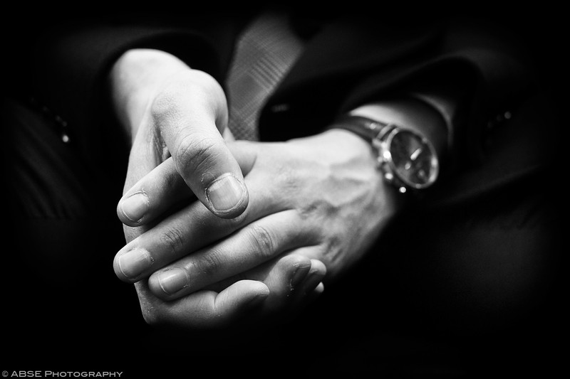 http://blog.absephotography.com/wp-content/uploads/2017/04/hands-serie-project-anxious-black-and-white-s-bahn-munich-germany-april-2017-800x533.jpg