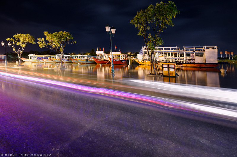 http://blog.absephotography.com/wp-content/uploads/2017/08/hoian-hoi-an-vietnam-water-flood-light-track-night-shot-long-exposure-800x533.jpg